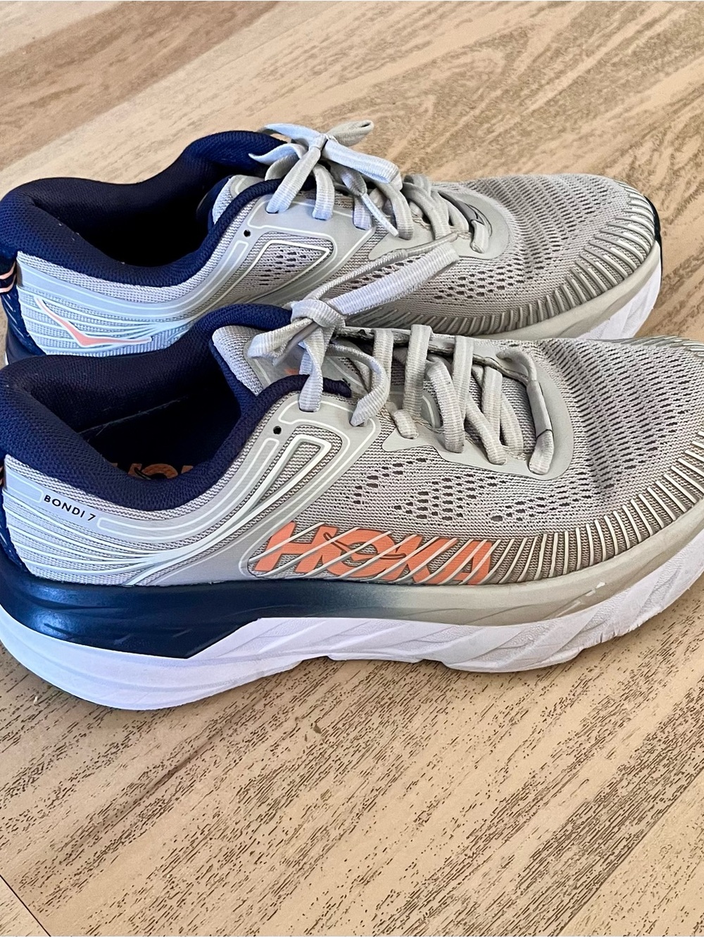 Hoka Bondi 7 women’s Running Shoes - Light Gray, Navy & Coral